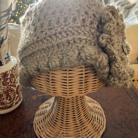 HANDMADE KNIT HAT - Picture 7 of 13